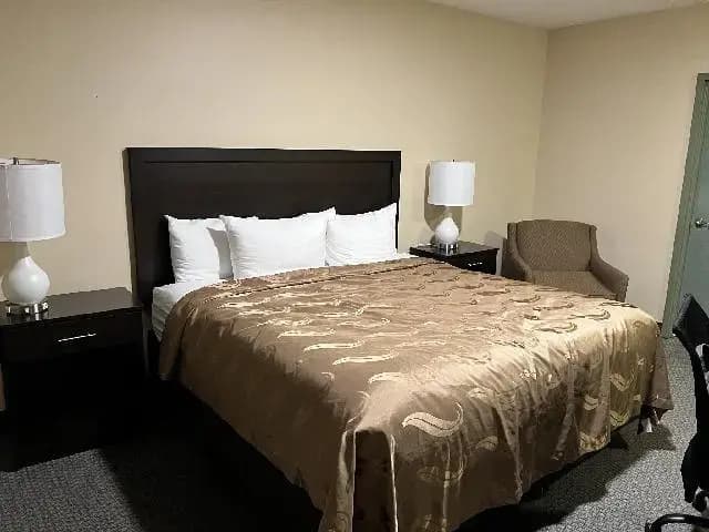 Deluxe Inn & Suites - Long Island City NYC - photo 2