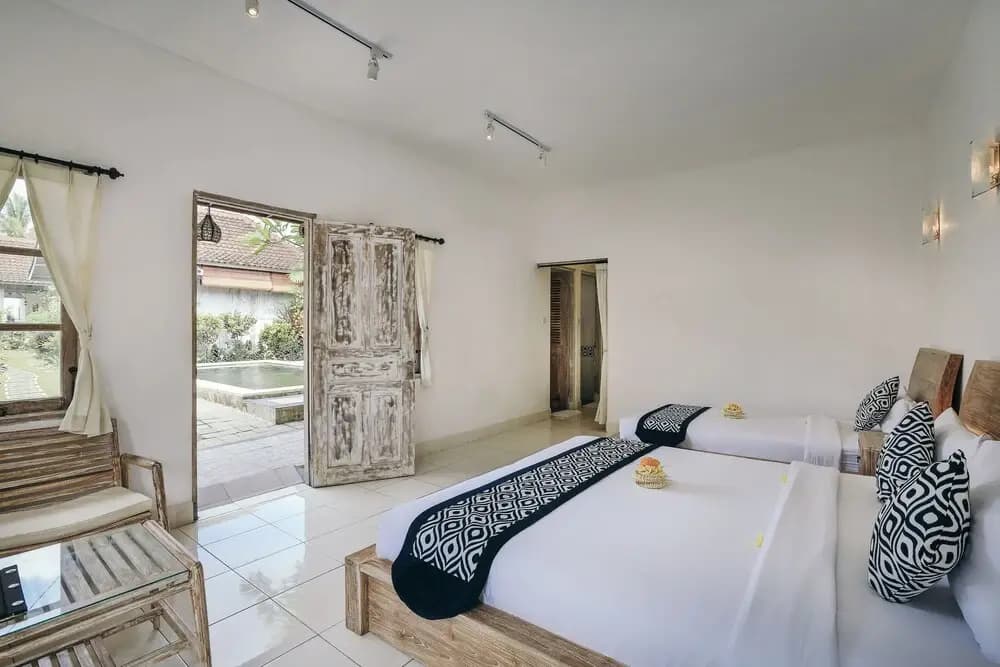 Ubud Glassy Villa by Pramana Villas - photo 1