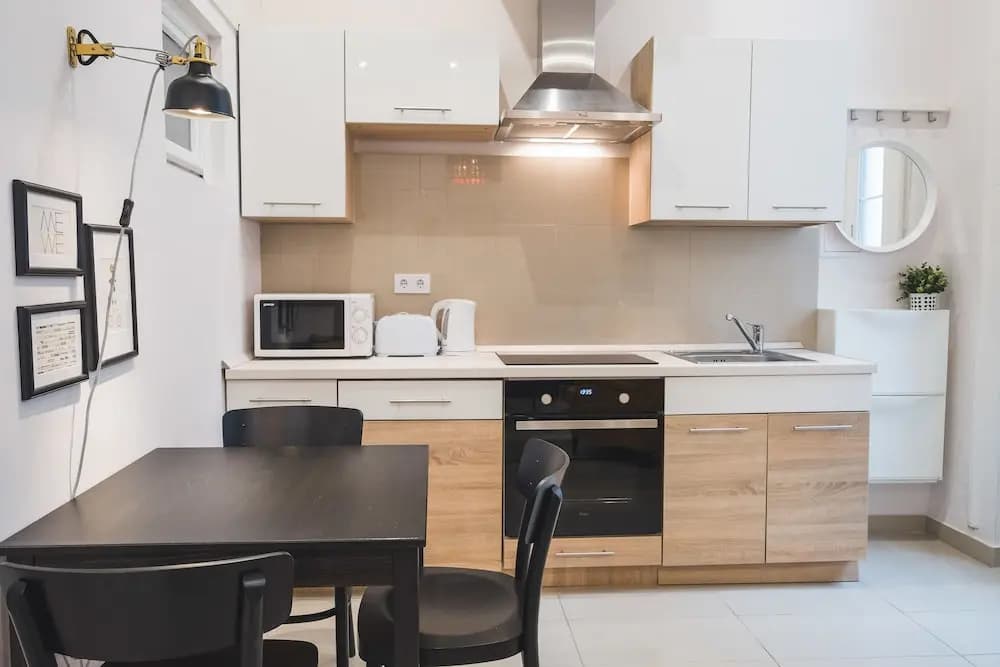 CozyYellowCube Apartment - photo 14