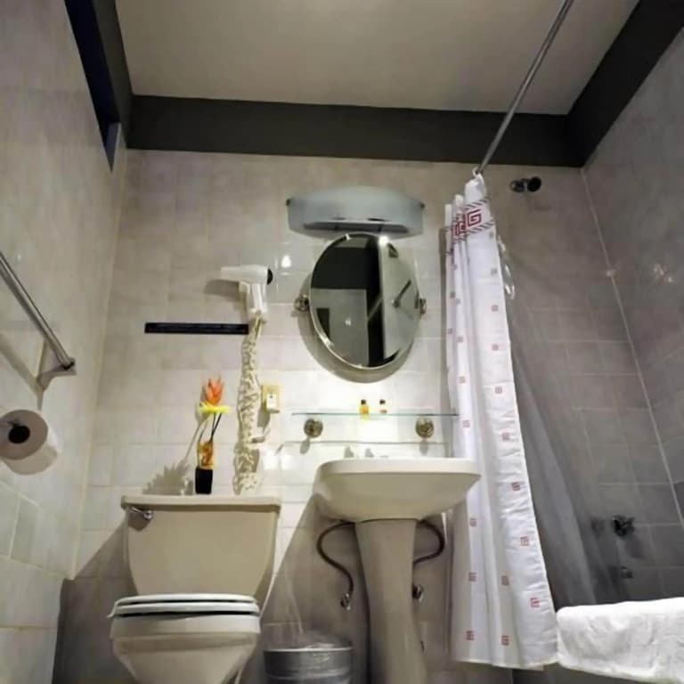 Off Soho Suites Hotel - photo 10
