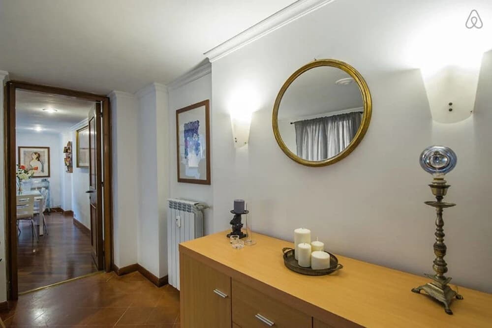 Large and Elegant 3 bed Flat in Central Location! - photo 3