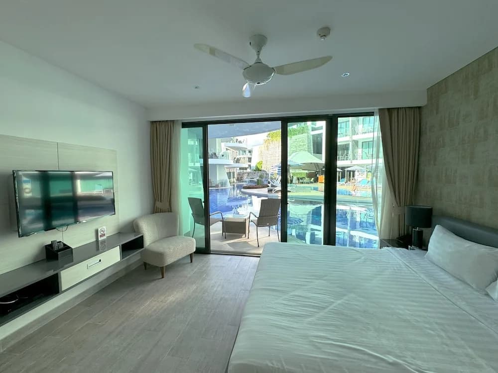 Private studio at Twin Sands Resort - photo 4