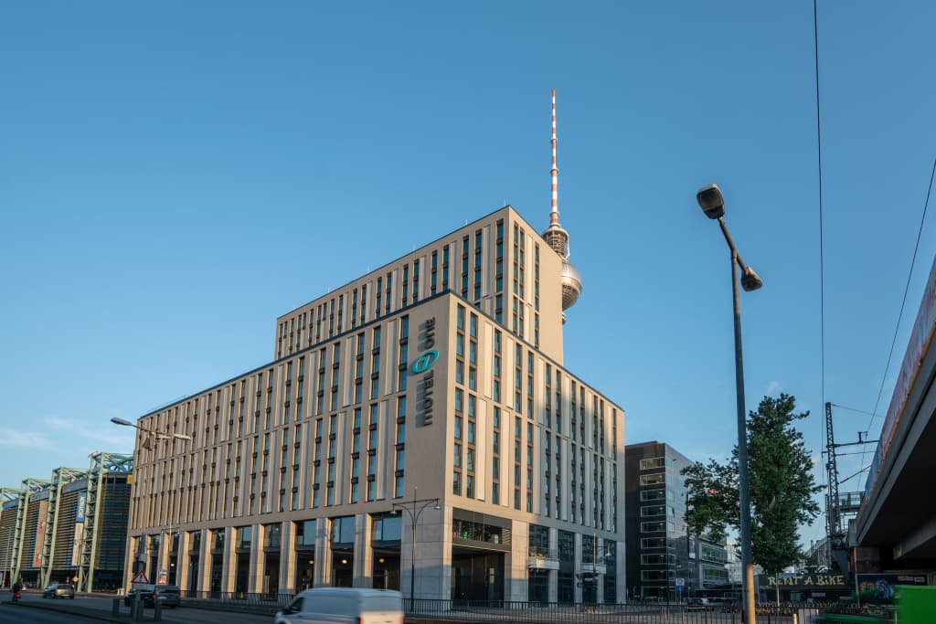 Motel One Berlin-Alexanderplatz - photo 16