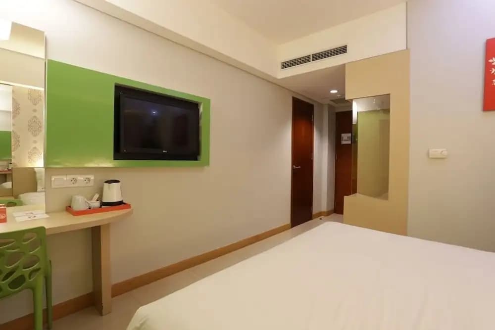 RedDoorz @ Sunset Road Kuta - photo 6