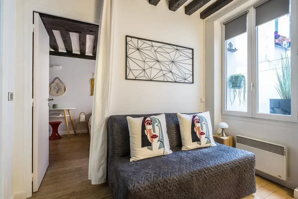 Chic Apartment With Patio - 2br/6p - Le Marais - photo 6