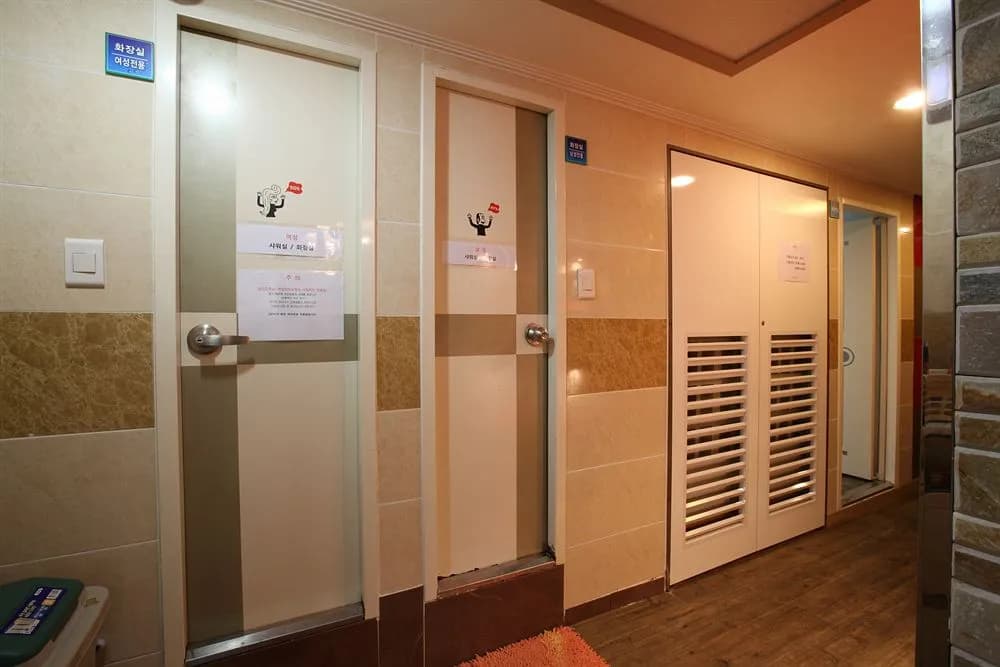 2 Residence - photo 10