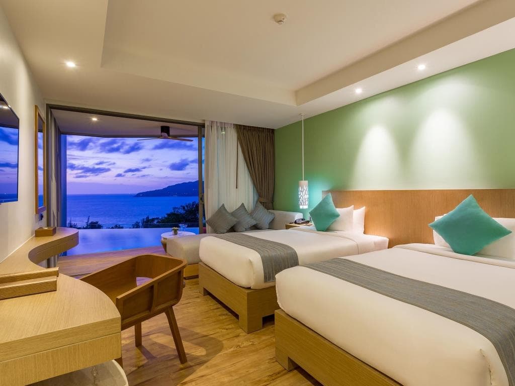 Crest Resort & Pool Villas - photo 6
