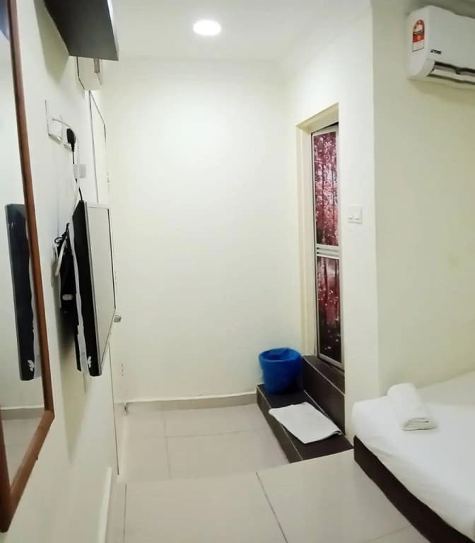 Cattleya Glory Hotel - photo 10