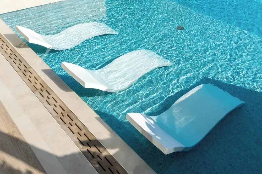 Refined 1BR - Private Pool - photo 15