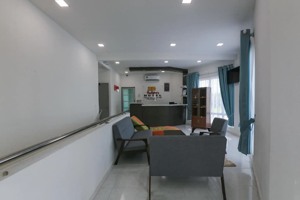 OYO 89859 PP Traveller's Hotel - photo 9