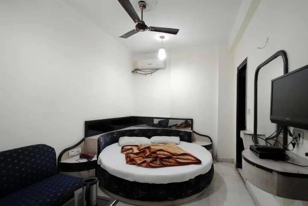 Anmol Hotels - photo 8