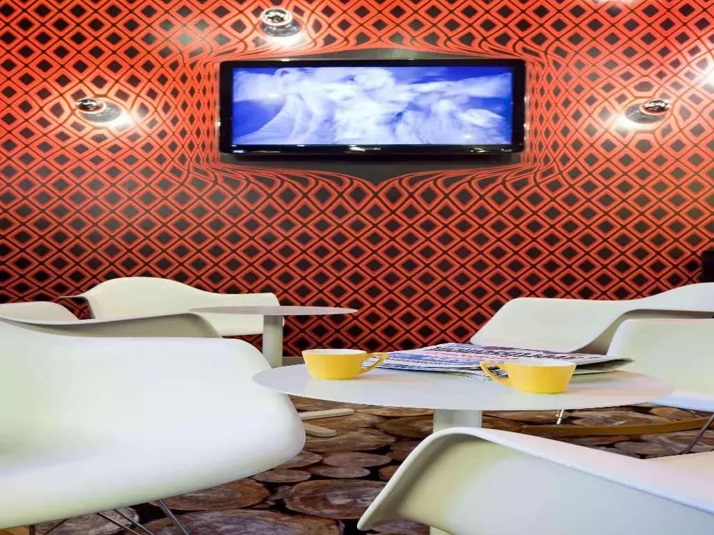 ibis Styles Paris République - photo 13
