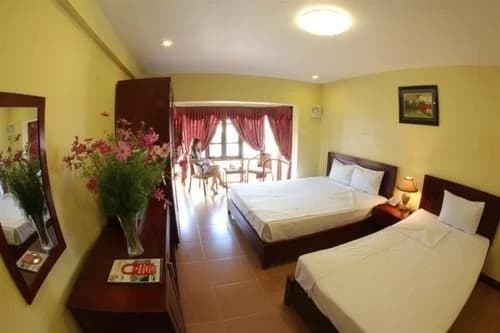 Royal Orchid Hotel - photo 2