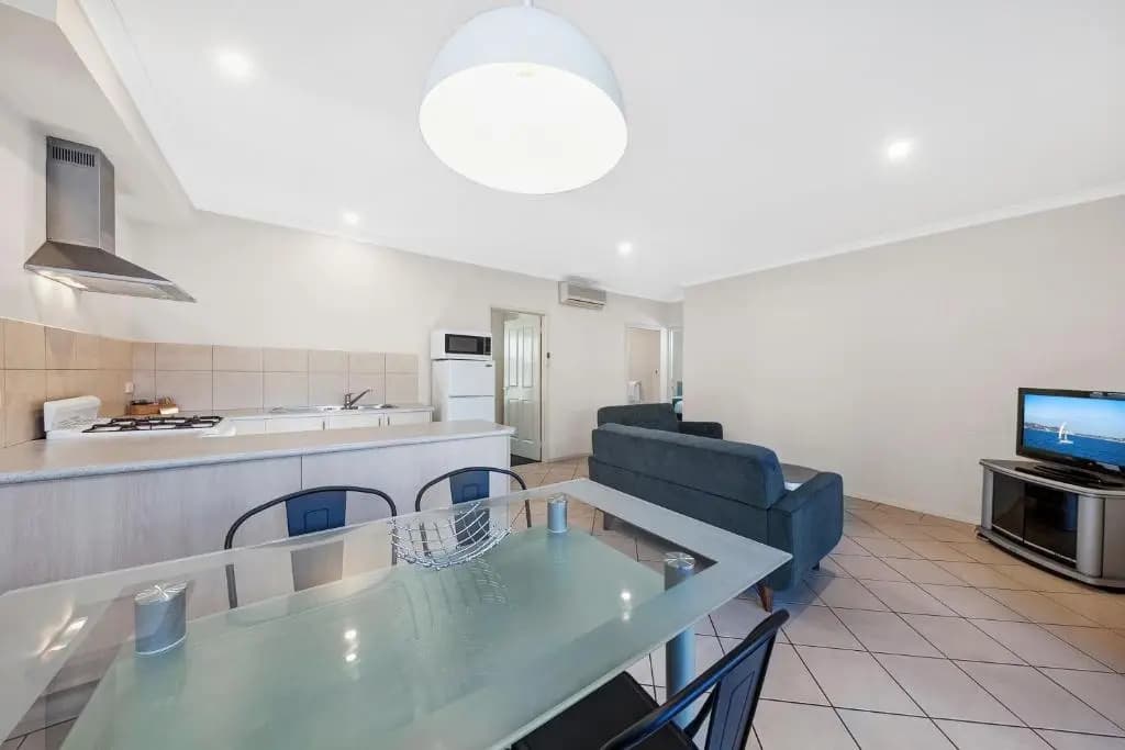 Moonlight Bay Apartments - photo 17