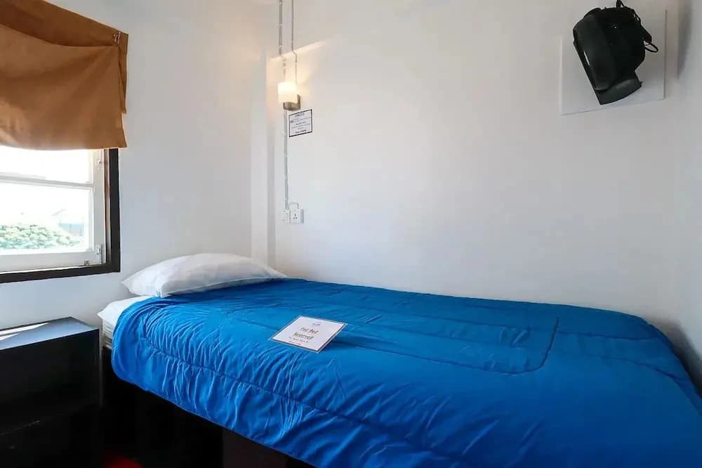 The Cabin Backpackers Hostel & Bar - photo 4