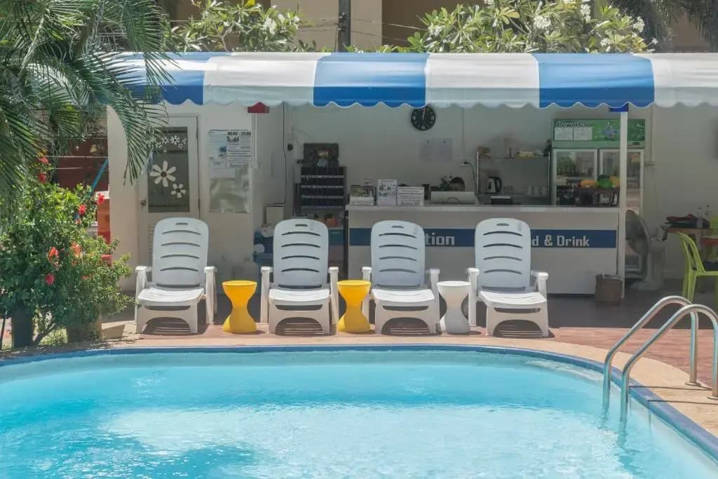Porterhouse Beach Hotel - photo 10
