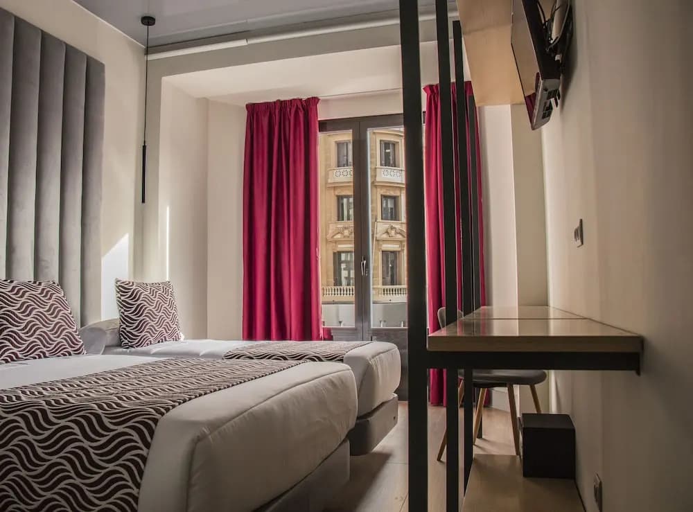 Hostal Juliette & Coworking - photo 3