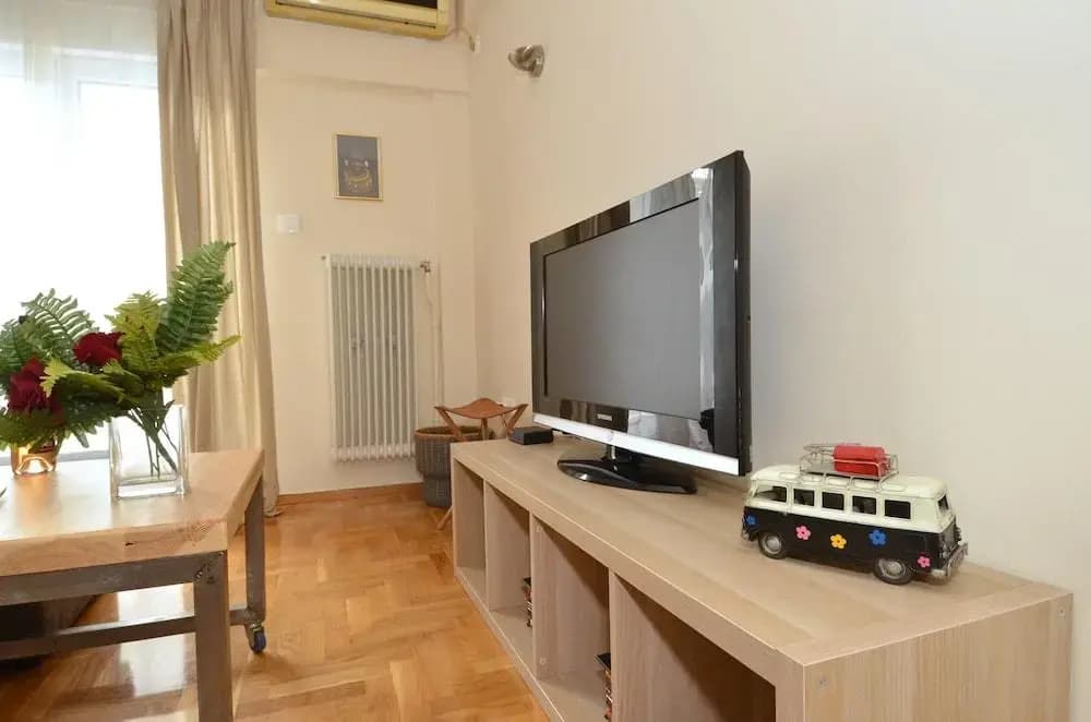 Exarchia a nice and cozy apartment - photo 4