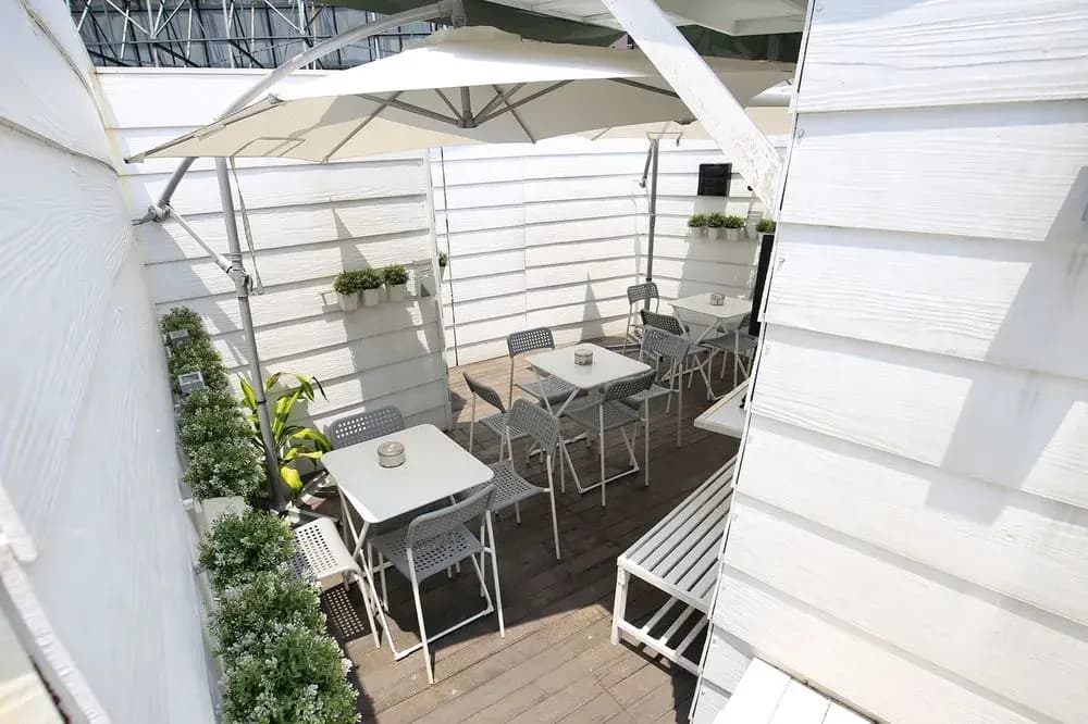 Paradiso Guesthouse - photo 17