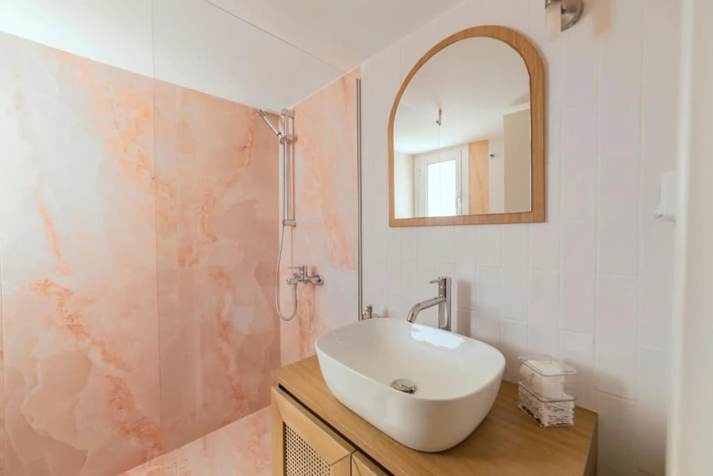 HoneyBee Apartment - photo 9