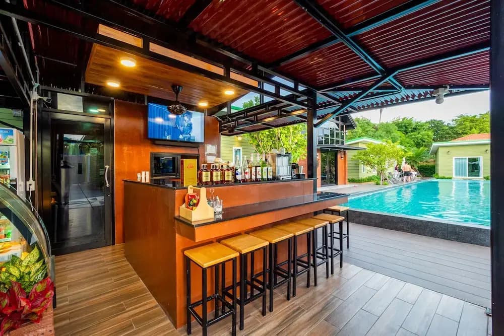 Sky Hip Resort - main photo