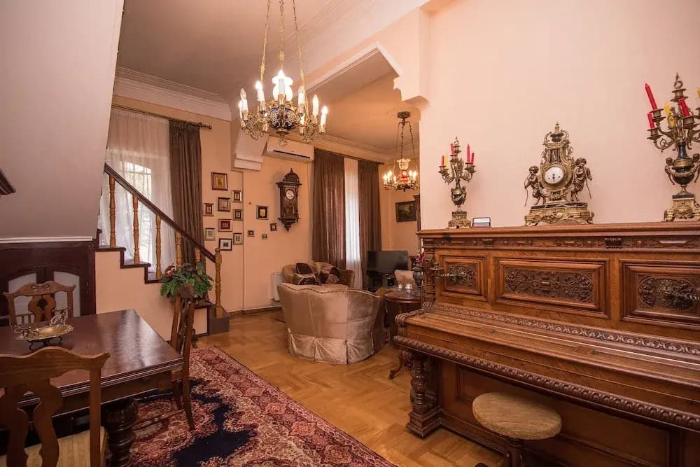 Lia's Guest House - photo 2
