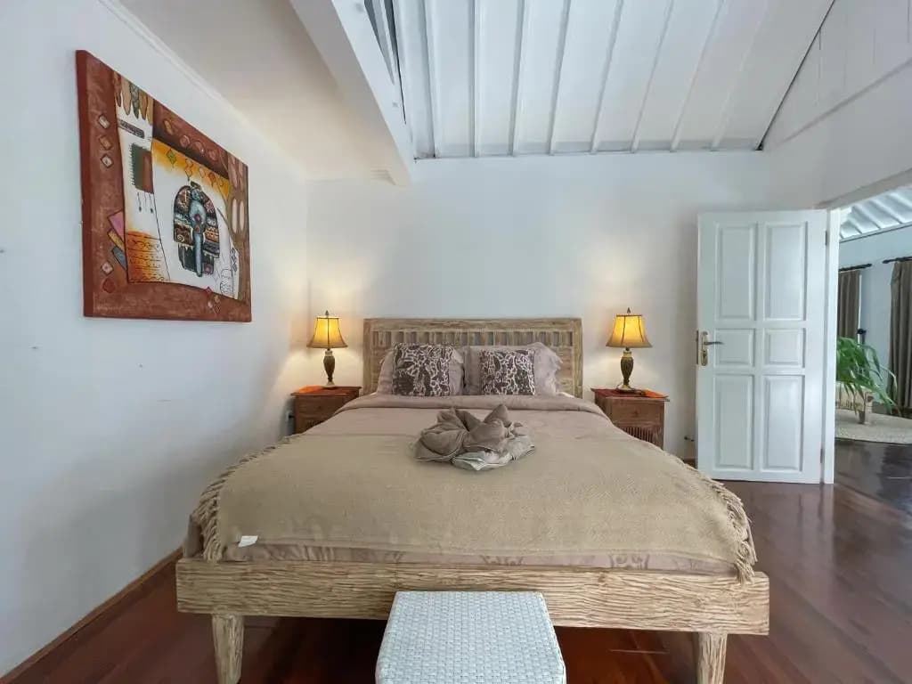 Villa Putih - Canggu beach house 150m Berawa beach - photo 3