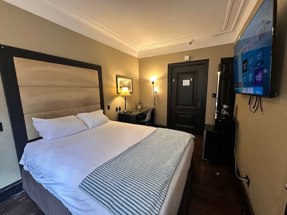 Brooklyn Finest Suites - photo 2