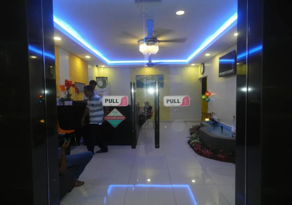 Yellow Mansion Hotel Banda Kaba - photo 12