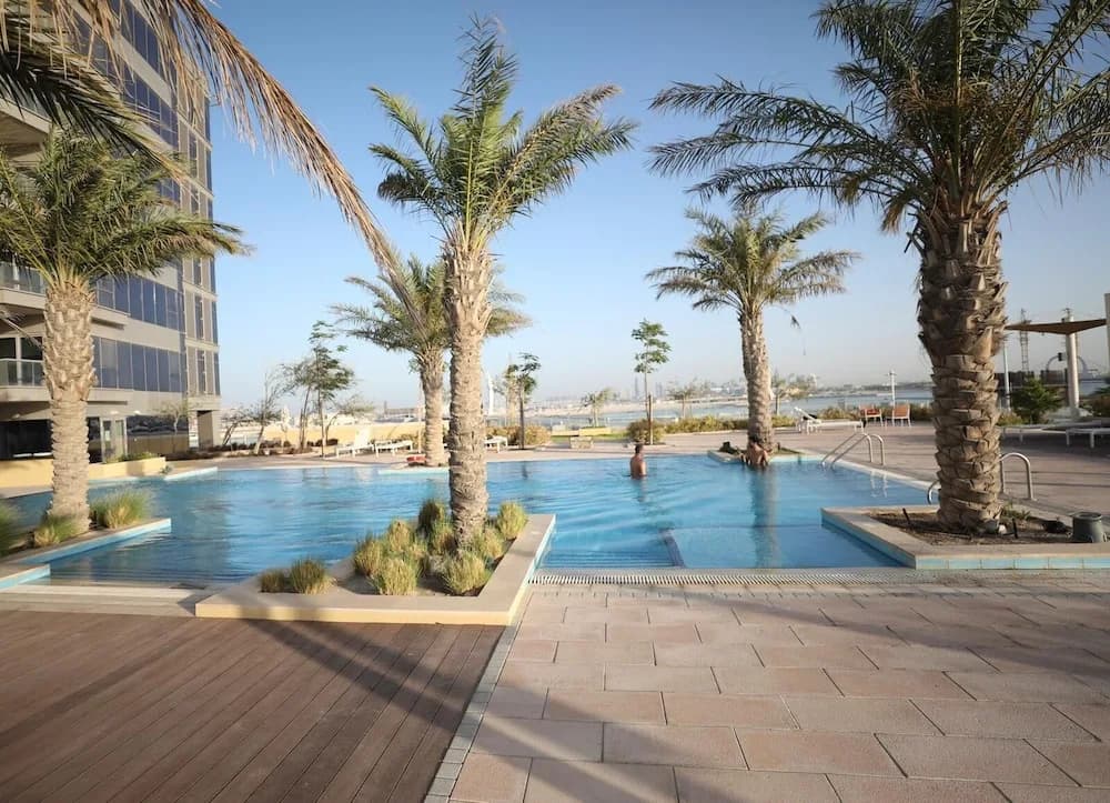 Waterfront 2 Bed Apartment Sleeps 4 With Parking - photo 6