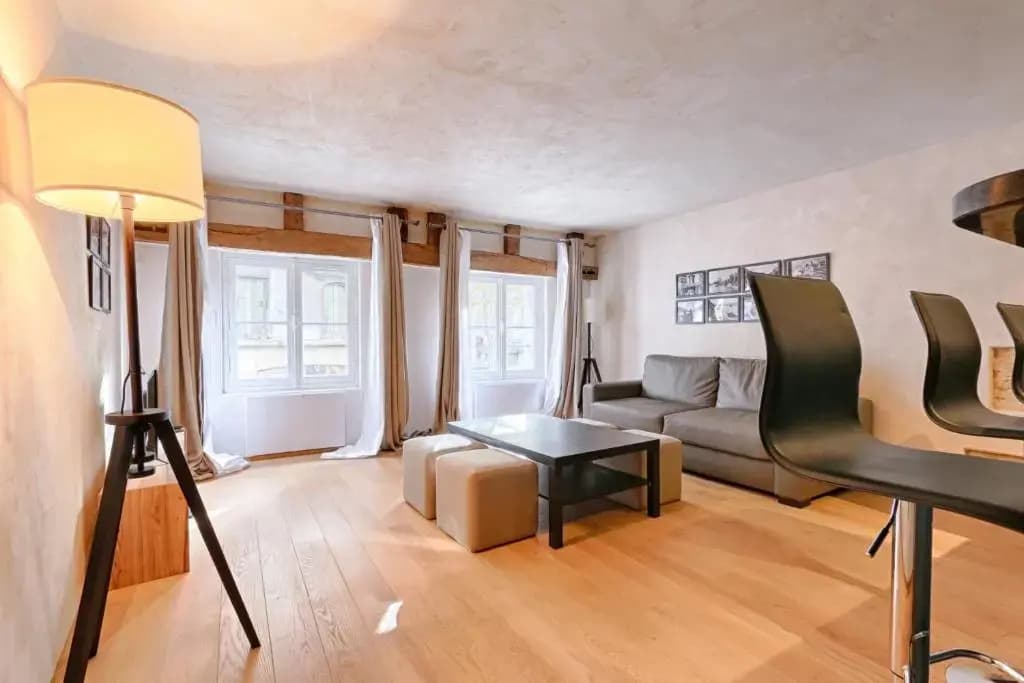 Luxurious & Design Flat 2BR/8P- Boulevard Saint Germain - photo 3