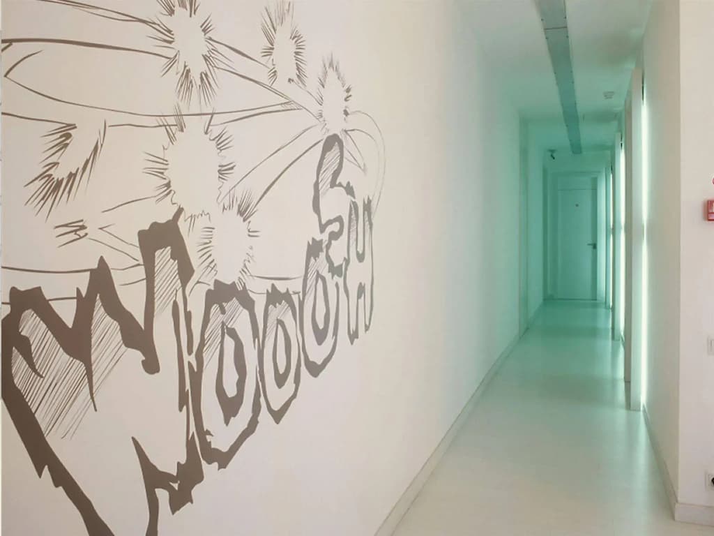 Chic & Basic Tallers Hostal - photo 11