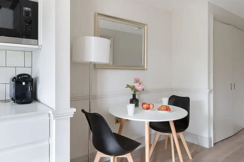 Luxurious Hammersmith Apartment - photo 13