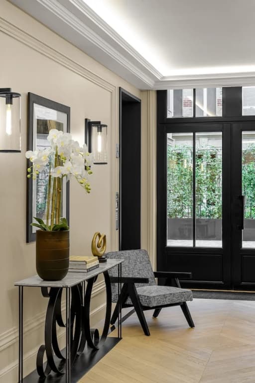 Black Door - photo 8