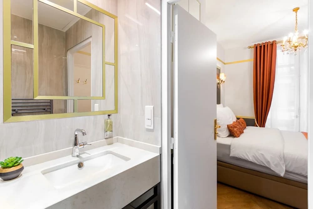 Luxury 2 Bedroom 2 Bathroom With AC -Eiffel Tower - photo 9