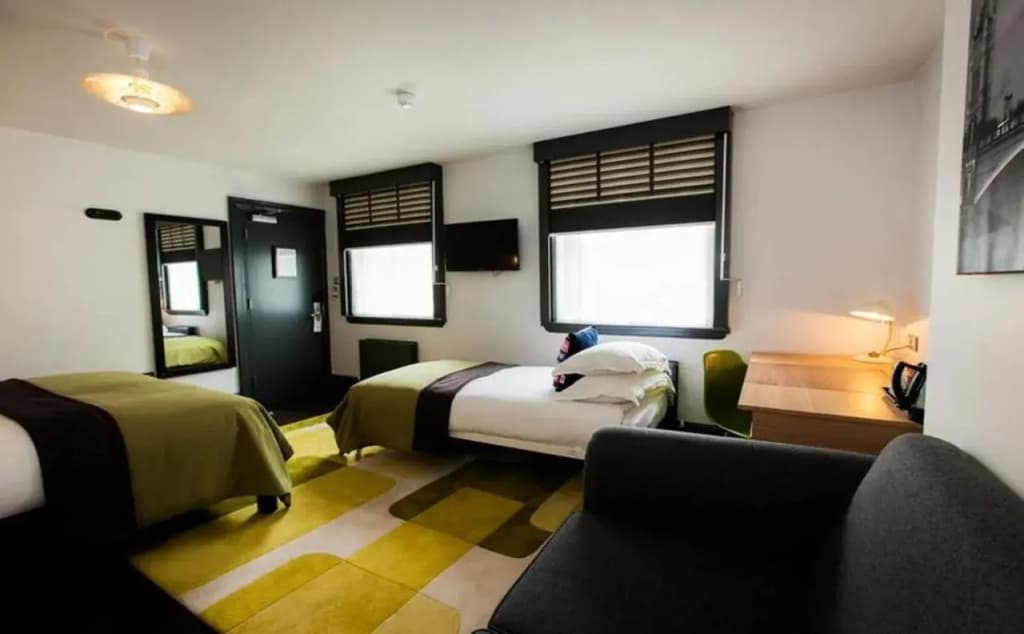 The Wellington Hotel - photo 2