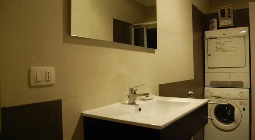 Rsh Guardiola Apartments - photo 5