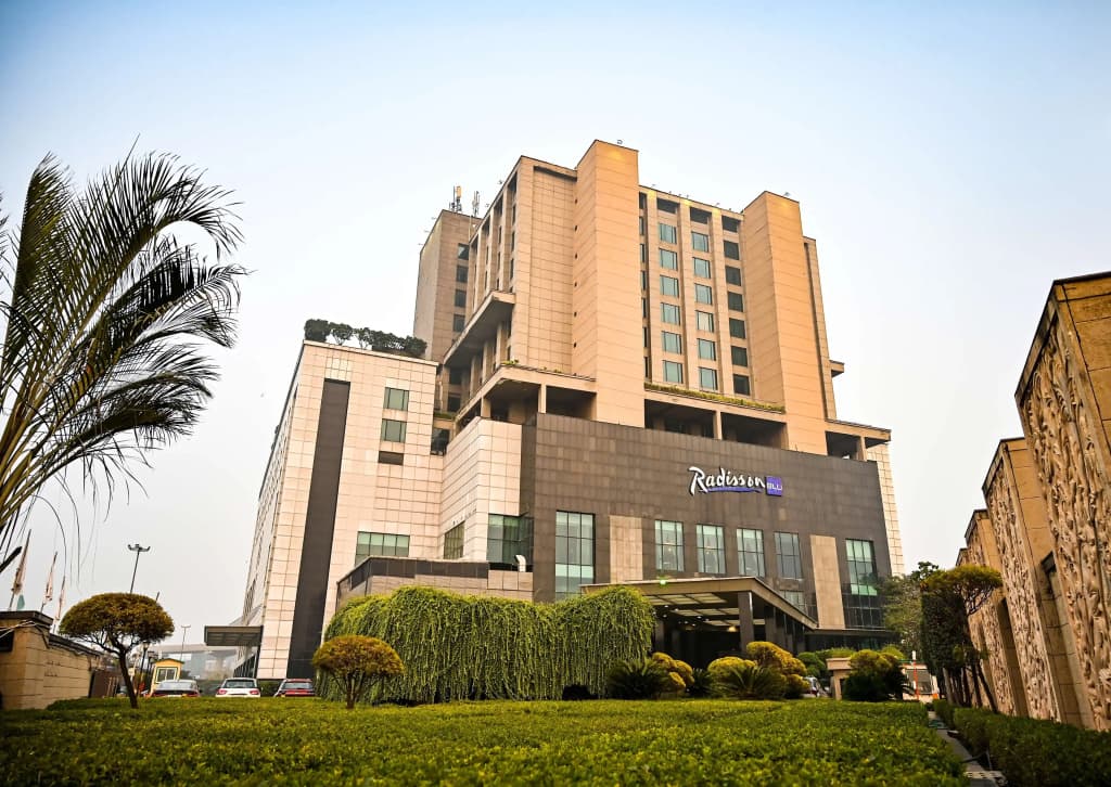 Radisson Blu Hotel New Delhi Paschim Vihar - photo 1