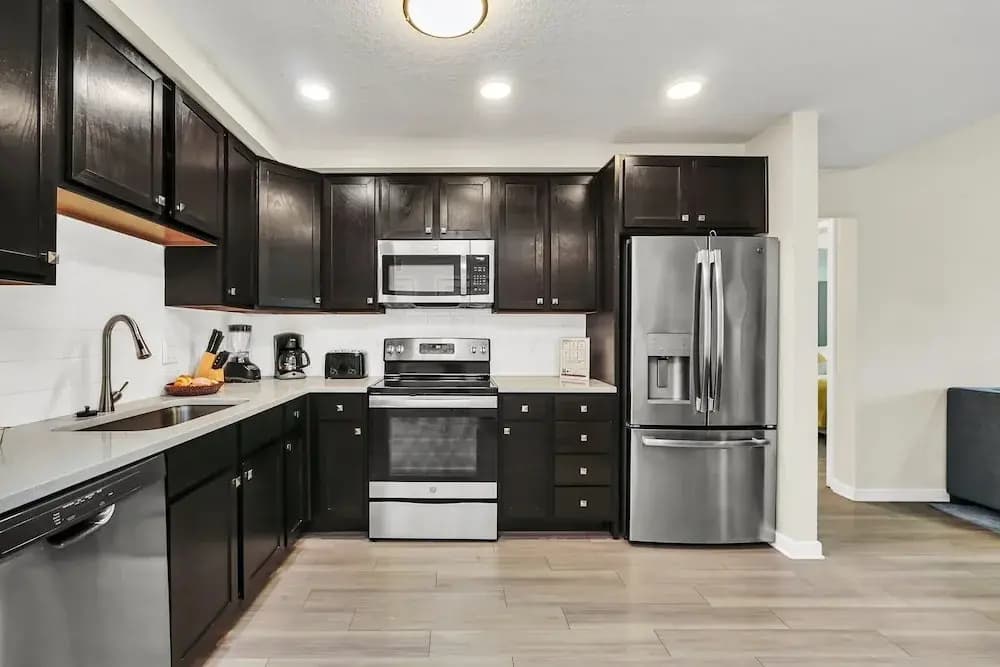 Stylish and New! 3br, Steps fr. Universal Drive - photo 29