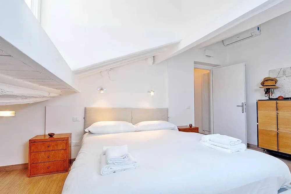 Pantheon Charming Attic - photo 4
