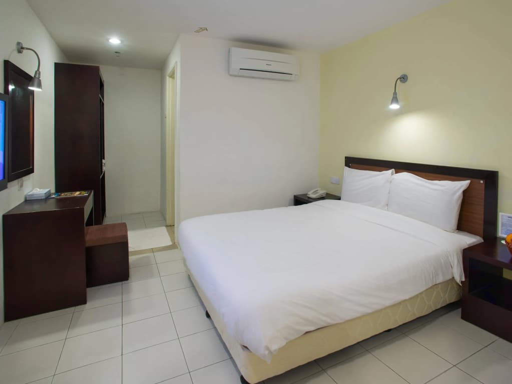 Koptown Hotel - photo 2