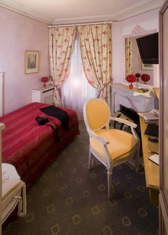 Hôtel Gavarni - photo 17