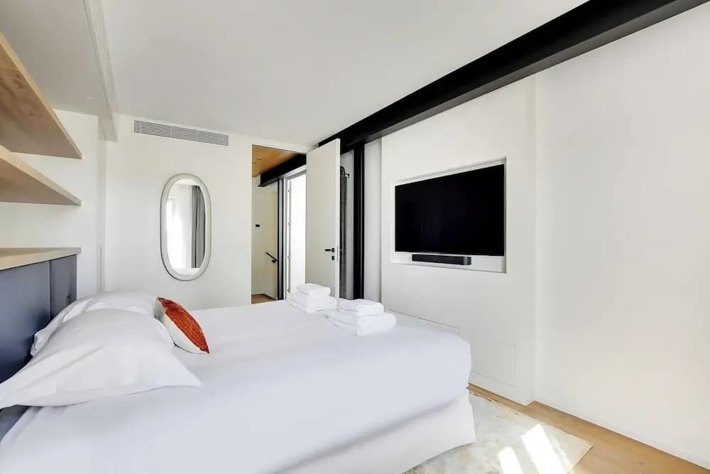 Exceptional apt With A/C - 2bd/4p - Parc Monceau - photo 2