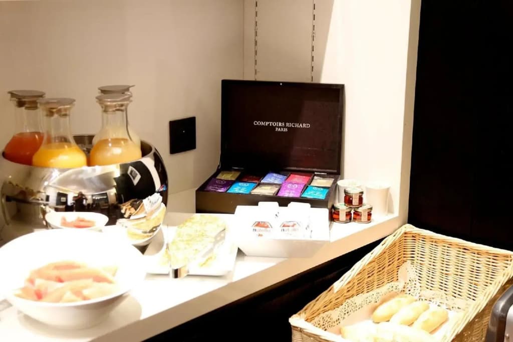 Hotel Elysées Paris - photo 18