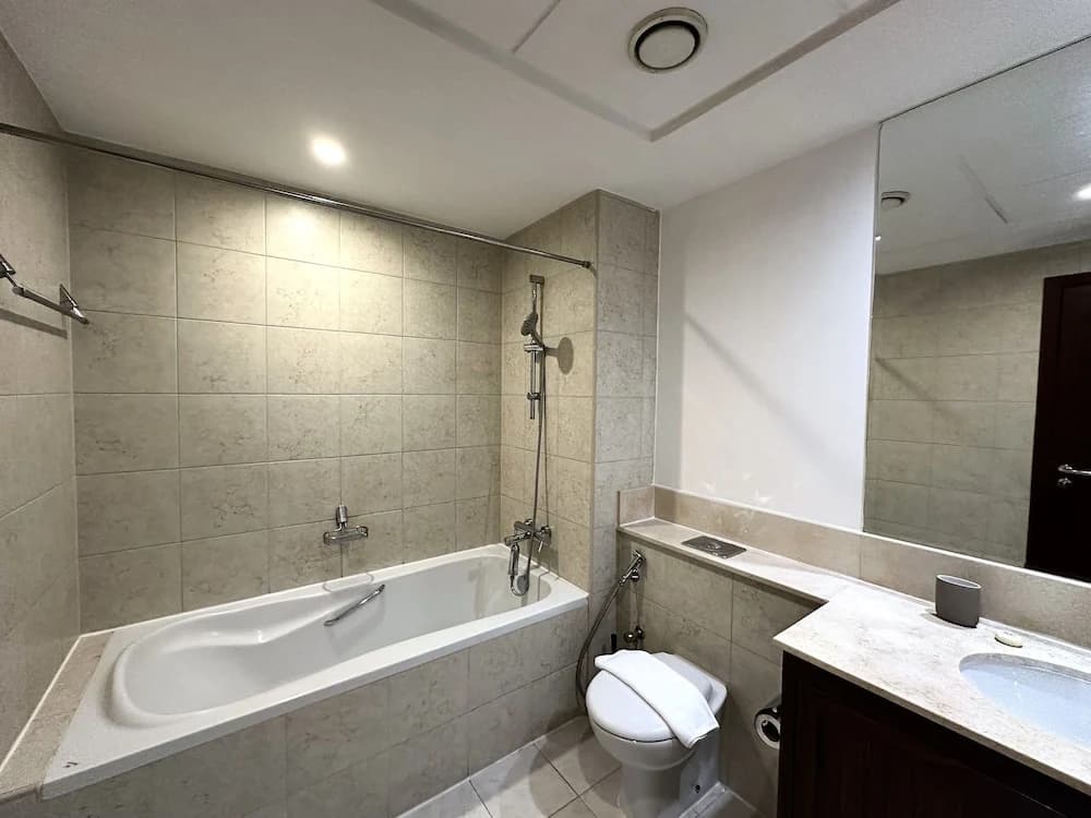 Lux BnB I The Residences I Sky Line Views - photo 9
