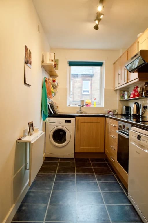 2 Bedroom Flat In Edinburgh - photo 11