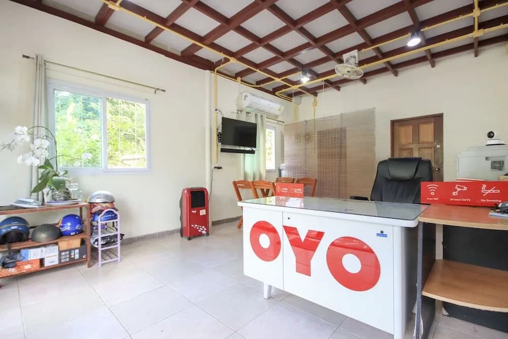 OYO 75373 Chamil House - photo 11