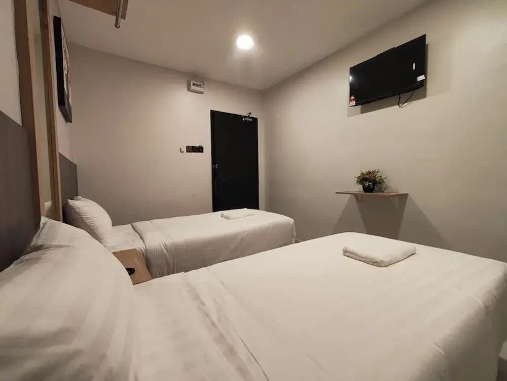 Hotel Mawar Inn - photo 19