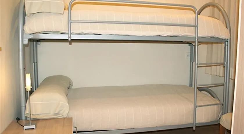 Classbedroom Apartments Iii - photo 7