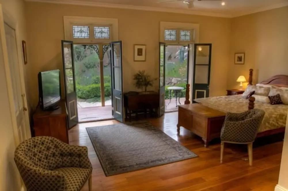 Tizzana Winery Bed & Breakfast - photo 3